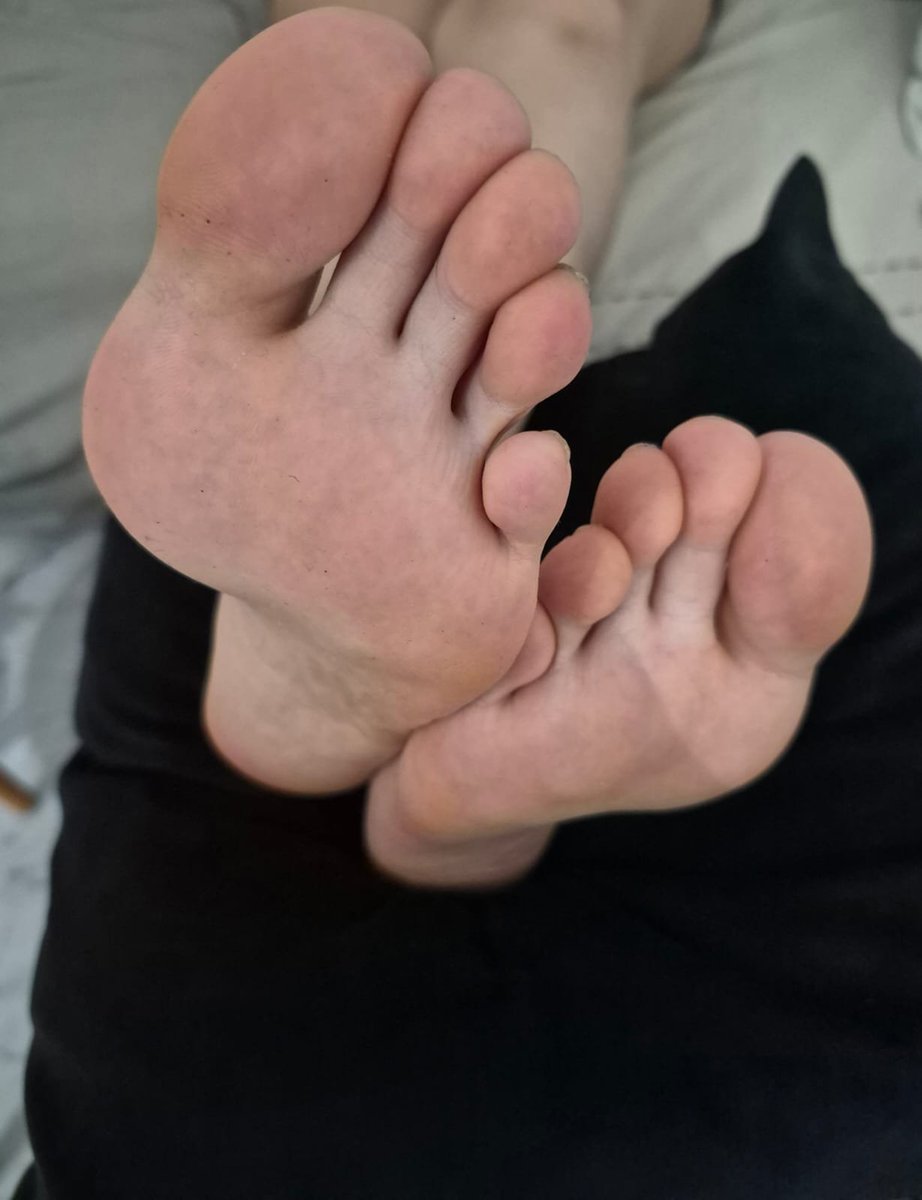 ToeSiren's tweet photo. I think im getting better at this 🙈
Maybe someone could help me out with some new angles 🥰 
DM for exclusive customs https://t.co/jJ9GUpyuZ7