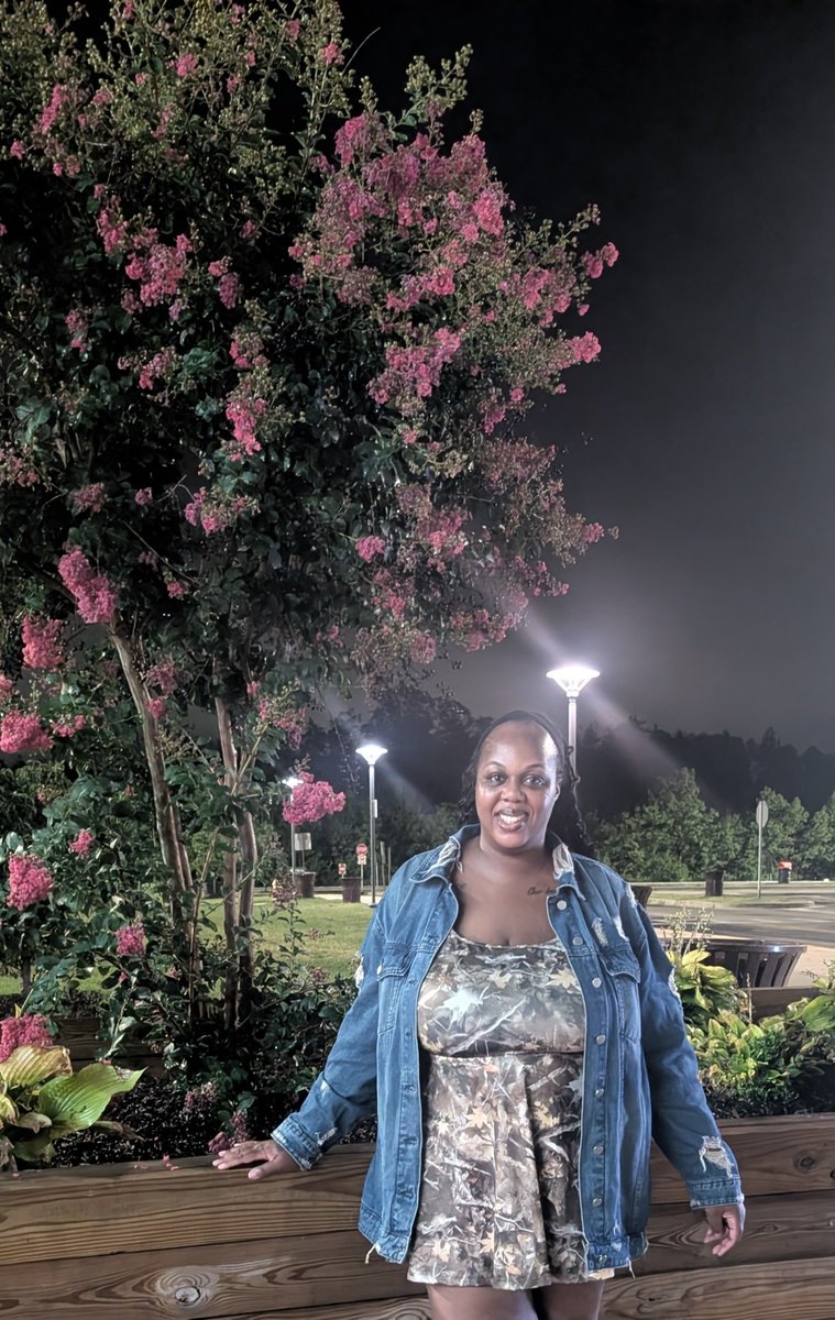QueenCee87's tweet photo. Summer Nights https://t.co/oX660vxdk2