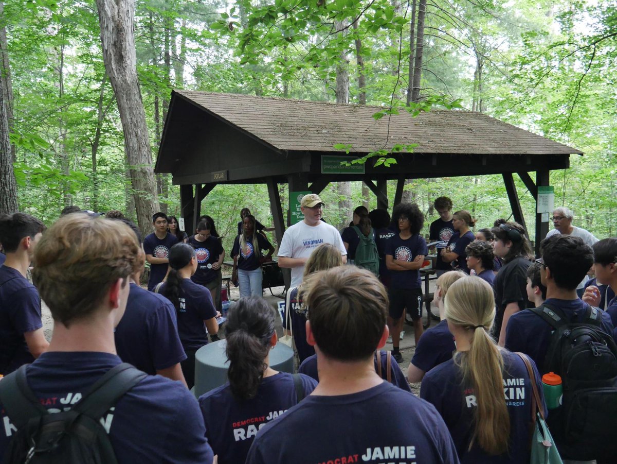 VindmanHQ's tweet photo. The rain didn't stop us, and it didn't stop our volunteers. 😎

Huge thanks to everyone who joined our @NatlDemSummer canvass launch at Lake Ridge Park. Every conversation brings us one step closer to victory, and we're just getting started. https://t.co/LFNjawvgFL