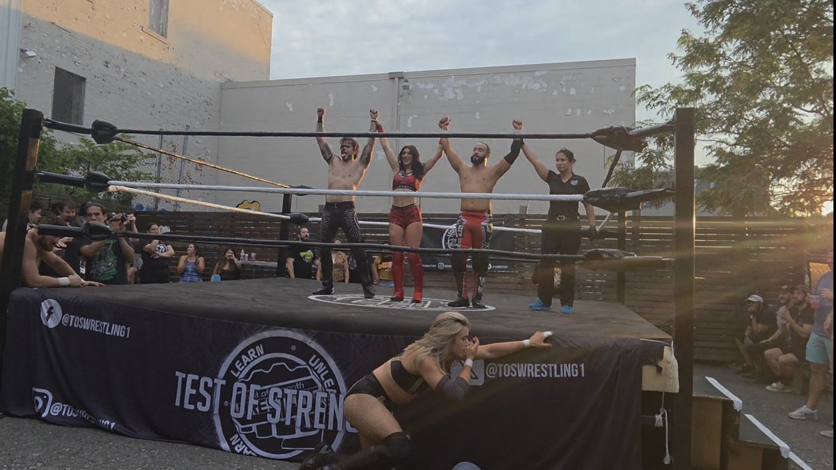 Cmalvado8's tweet photo. @toswrestling1 @nessa_ferrarii https://t.co/bU15iWSE5r