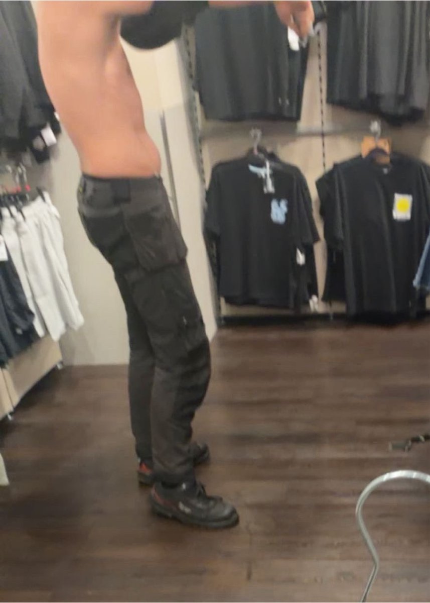 finnkentx's tweet photo. Anyone want to be added to Irish UK based Snapchat group? 
Comment your user name and I’ll add you! 
 
Enjoy the fit  lat stripping off 😈 https://t.co/mYRF7d7cbg