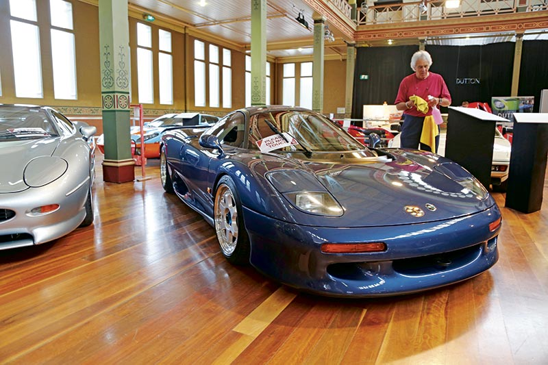 samplegorilla's tweet photo. 2005年東海大学ル・マンプロジェクトの先行開発実験車両としてジャガーXJR-15ベースで制作したStudy Car。プロジェクト終了後に山形で保管していた車両をオーストラリア人のJordan Roddy氏が購入してXJR-15へとレストアを行った。 https://t.co/MTEfMYeNVz https://t.co/2SOJhHCyMK