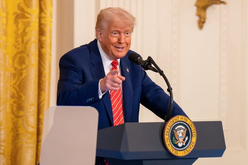 PaSenateDems's tweet photo. While families struggle with affordability crisis and inflation, the leader of the Republican Party – Donald Trump – says:
🔵 "I love the inflation.”
🔵 "The word 'affordability' is a con job by the Democrats." 
🔵 Affordability is a “fake word made up by the Democrats.” https://t.co/k5OVVUdrt6