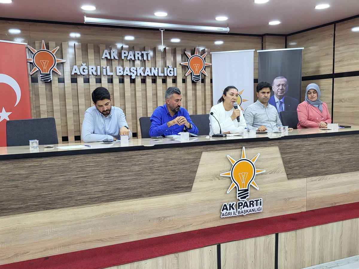 Ruken_Kilerci's tweet photo. 📍Ağrı

AK Parti Ağrı İl Başkanlığımızda, İl Başkanımız İlhami Yıldız başkanlığında gerçekleştirilen Haftalık Yönetim Kurulu Toplantısı'na katıldık.

Toplantımızda teşkilat çalışmalarımızı değerlendirdik, ilimizde yürütülen hizmetleri ve önümüzdeki döneme ilişkin planlamaları istişare ettik.

Birlik ve beraberlik içerisinde, hemşehrilerimize en iyi hizmeti sunmak için kararlılıkla çalışmaya devam edeceğiz.

@Dtilhamiyildiz @kurtcancelebi @akpartiagrii @H_ibrahimselcuk @zeynep_eldem