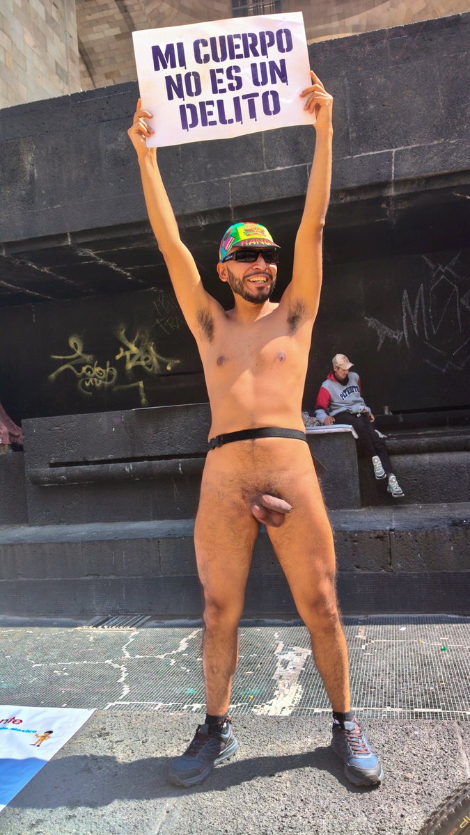 nadadorcachond0's tweet photo. La neta me achiqué, no sé cómo se me esconde tanta verga. Me apené. Soy team sangre 😅 #rodadanudista #nudismo #rodadaaldesnudo #wnbr https://t.co/vxKqTT4uRC