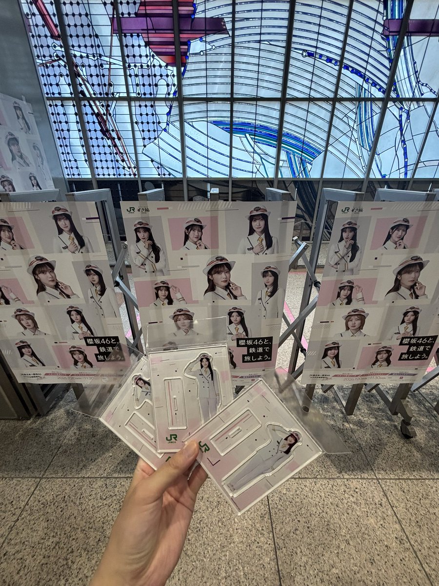 nobu_0313's tweet photo. アクスタ全部頼んでたらしい🤣
というわけで10個受け取ってきた！ https://t.co/s5iwE9O322