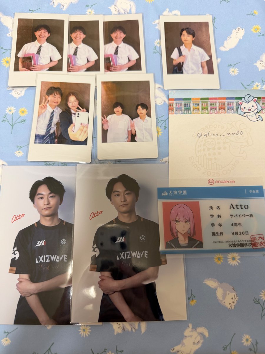 alice__mm00's tweet photo. @hiiragi__1217 初めまして、夜分遅くに申し訳ございません。検索よりお声掛け失礼します。
画像の🥦選手👑選手を所持しているのですが、同種😼選手と交換可能なものはございますでしょうか？
まとめてですと嬉しいですが、特にピンで写っているチェキを希望しております。
ご検討いただけますと幸いです。 https://t.co/s4r2xyIcMh
