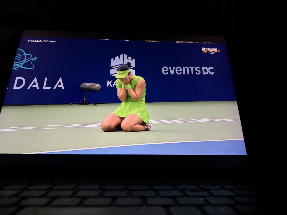 maangal89's tweet photo. She is the moment! Champion! The Queen of DC!!! #AlexEala https://t.co/t8JK7NG3v8