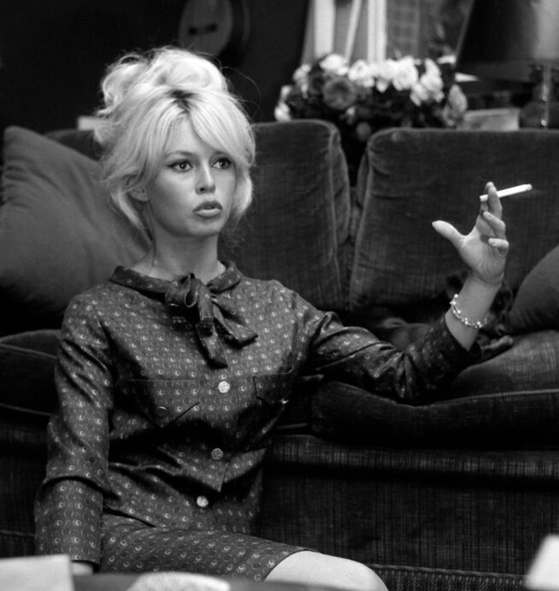 VLouca1971's tweet photo. Brigitte Bardot by André Sas https://t.co/keVQ75y0Uj
