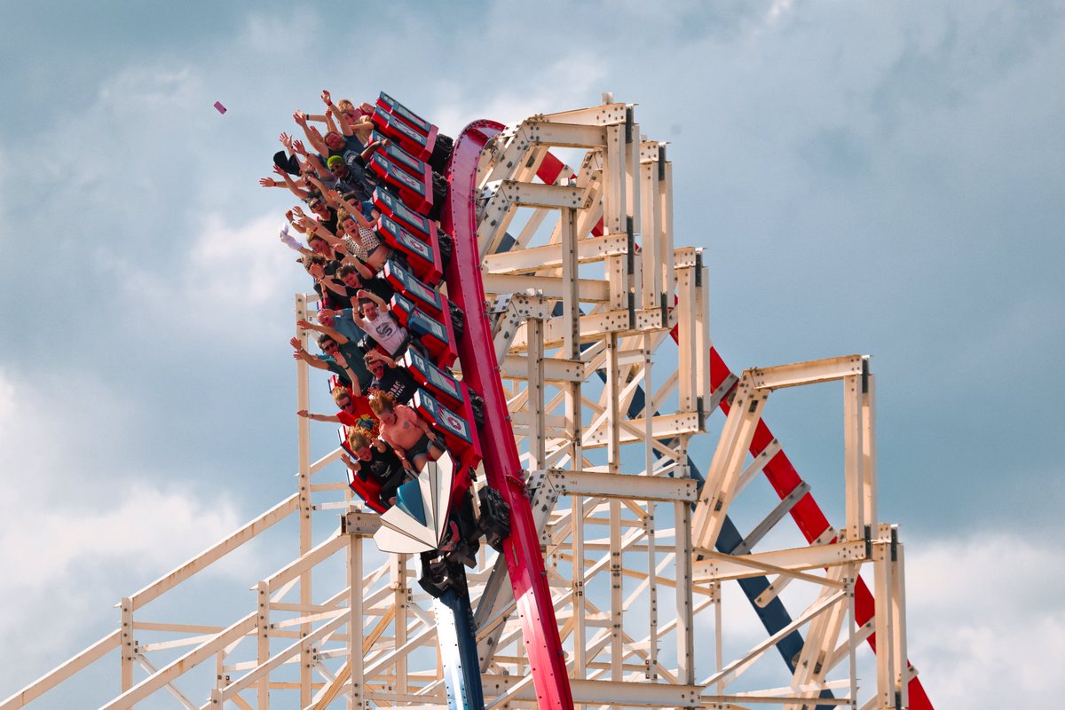 ATLSloan's tweet photo. Anyone lose a Pink IPhone on ArieForce One ‘s outer bank yesterday?? 🤣

Probably the last phone to get yeeted off that ride at Fun Spot Atlanta https://t.co/wKWDB7qbc7
