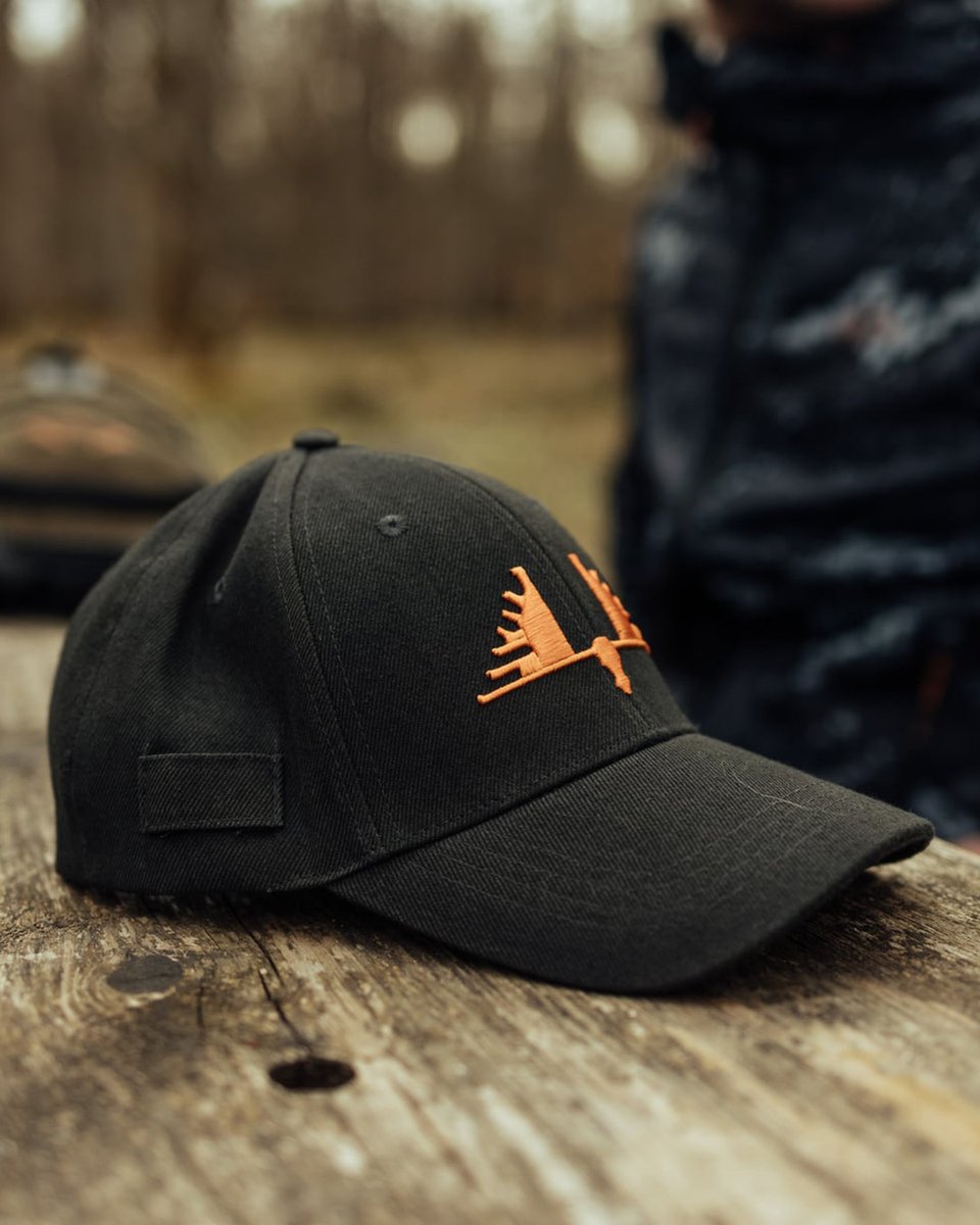 BushWear's tweet photo. For days in the woods, days on the range, and everything in between. The SwedTeam Ultra Cap — an 85/15 poly-wool blend that's quieter and more weather-resistant than a straight synthetic.
Shop at BushWear:
https://t.co/55aaMn5uuZ
#SwedTeam #HuntingCap https://t.co/mryaPZ4FZa