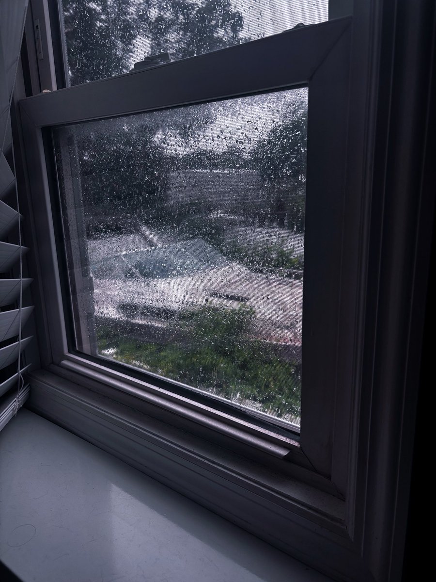 there_ao's tweet photo. i dont feel welcomed at home anymore https://t.co/4dezuuCsQd