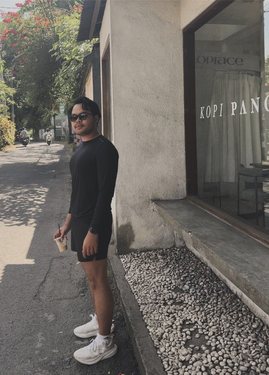 pindanglemo's tweet photo. coffee, or?? https://t.co/tgkC51JmBK