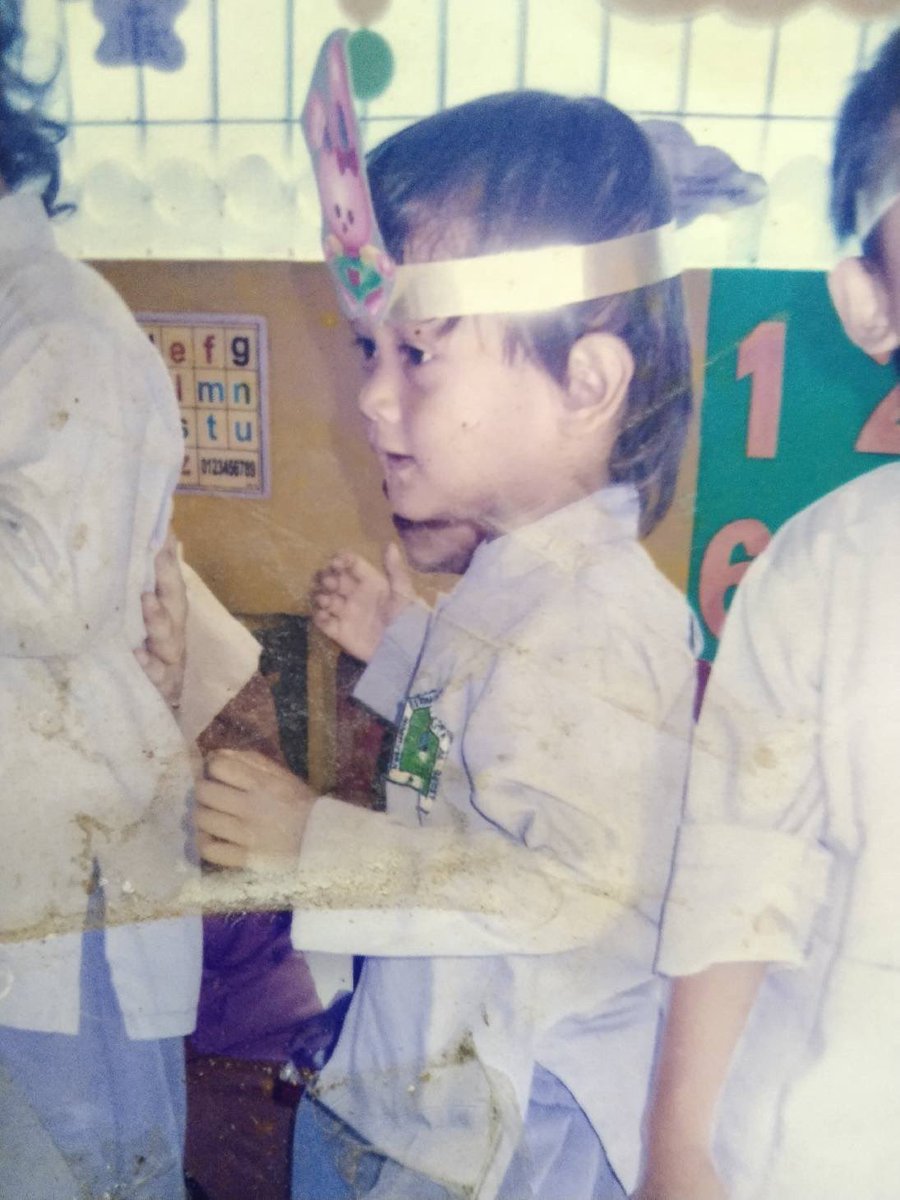 eatsapi's tweet photo. Berawal dari seseorang yang kurang berani dalam bermimpi, menjadi satu-satunya dari angkatan 26 sekolah gue yang lolos di UI 💛

Halo semuanya :’)
Kenalin gue Api yang berhasil lolos SNBT di pilihan keempat gue, Vokasi Bank Universitas Indonesia 
Dan ini cerita perjuangan gue <3 https://t.co/z0SJc3rxyT