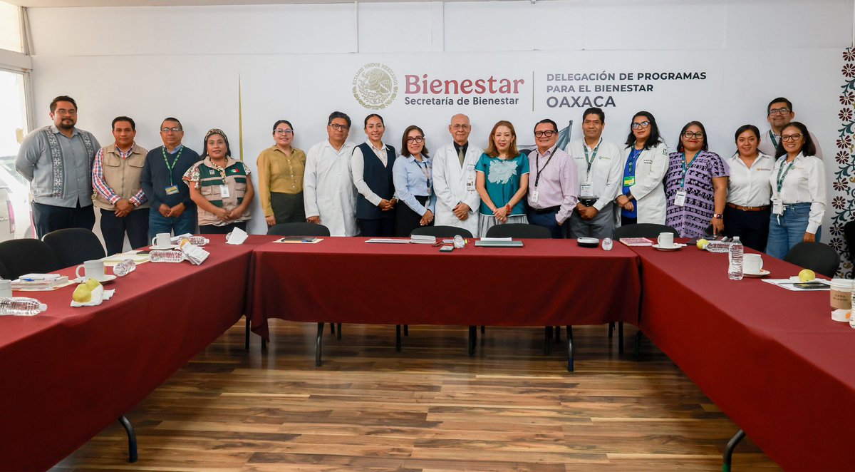 NancyOrtizOax's tweet photo. Continuamos trabajando en equipo con las instituciones de salud pública del @GobiernoMX.

A través de las reuniones de los lunes, que realizamos de manera simultánea en todo el estado, fortalecemos la operación de #SaludCasaPorCasa.

Seguimos avanzando para garantizar los derechos del pueblo.