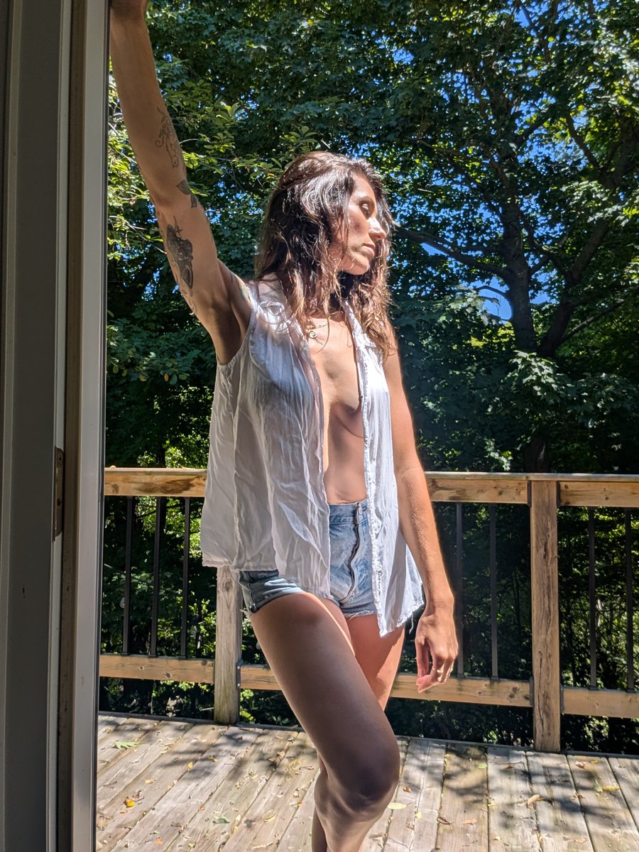 AshValeRides's tweet photo. Needed a little sun on my......face https://t.co/UBxttPXP5X