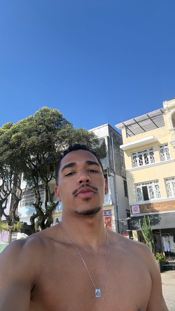 LeoSoaresIS's tweet photo. Inverno em Salvador ❄️ https://t.co/Iwa10jeZTa