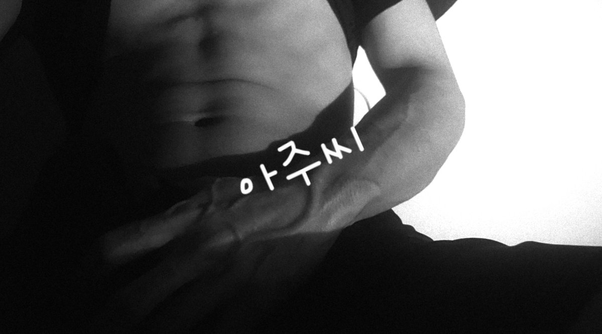 psngrx's tweet photo. Veins, abs or D ?? https://t.co/BxwfvptMyu