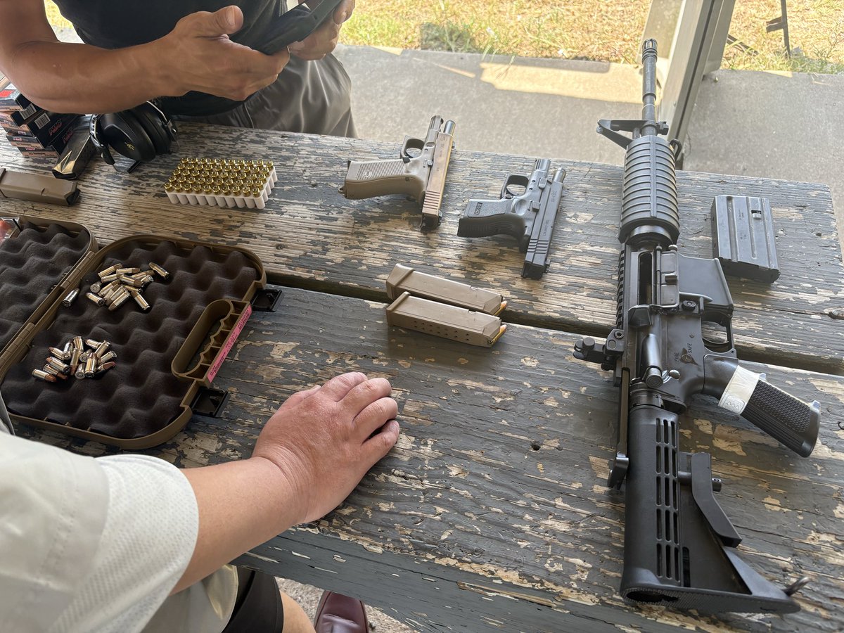 実弾射撃の体験は良いなあ。 人生で一度は体験してみたい。