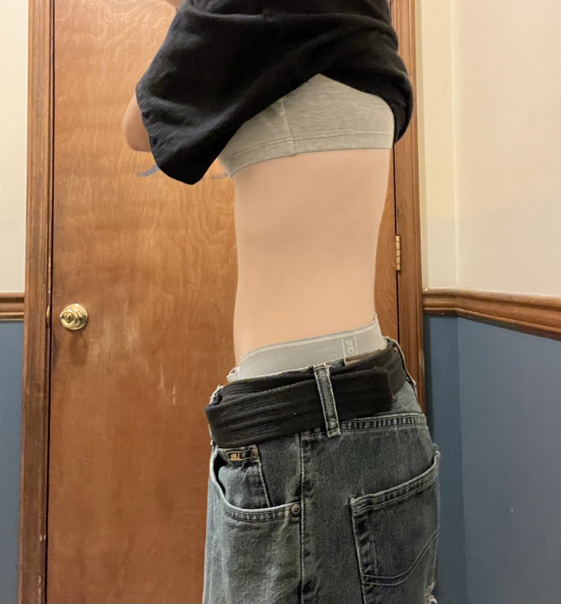 st4rchld's tweet photo. do i look bmi 17 be honest!!! https://t.co/FuqDpdqNvj