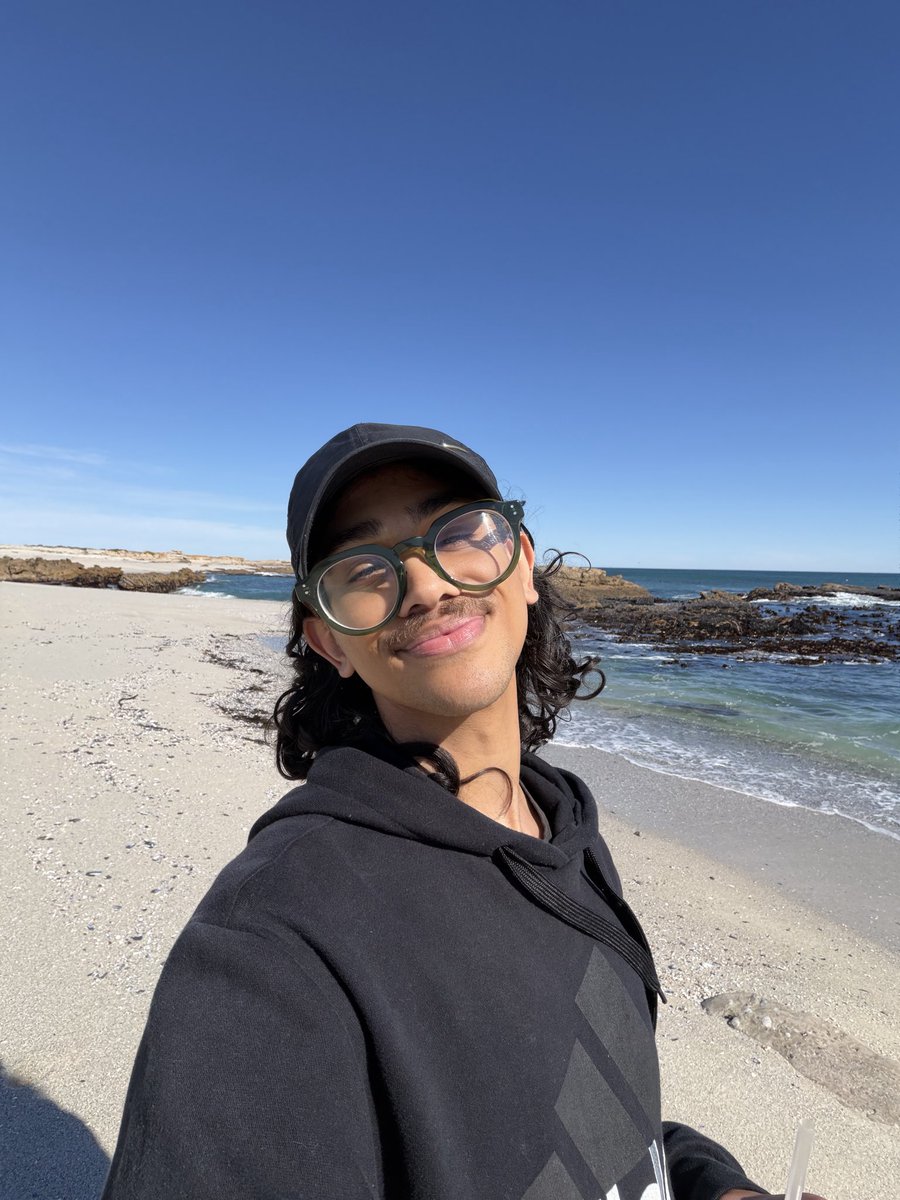 KxngKeenan's tweet photo. 🦶🏼🦶🏼🦶🏼🦶🏼 https://t.co/OUxDM4YEh4