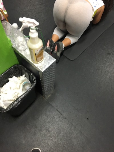 barcelorrany's tweet photo. My friend goes like that just to get the gym owner's attention! #candids #creepshot #candid  HER FULL VIDEO IN THE BIO 💀 https://t.co/aAEpLZbYkn