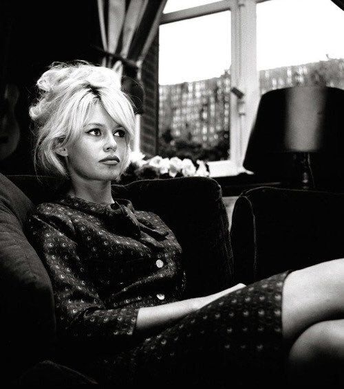 VLouca1971's tweet photo. Brigitte Bardot by André Sas https://t.co/keVQ75y0Uj