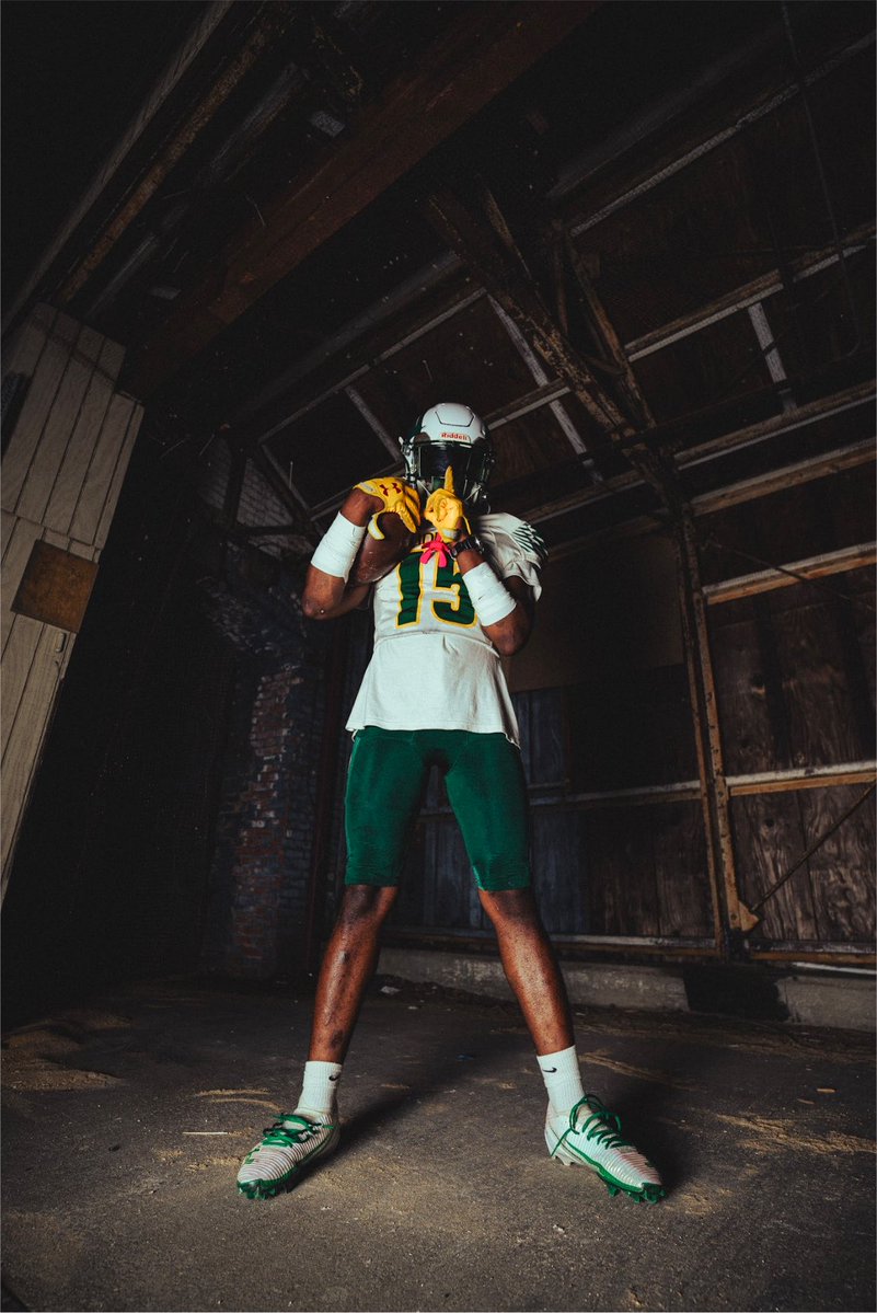 15Topthreat's tweet photo. Media day for Dundalk high school C/O 2027 GO OWLS best defense in Baltimore county ❗️ https://t.co/532DclTE2N