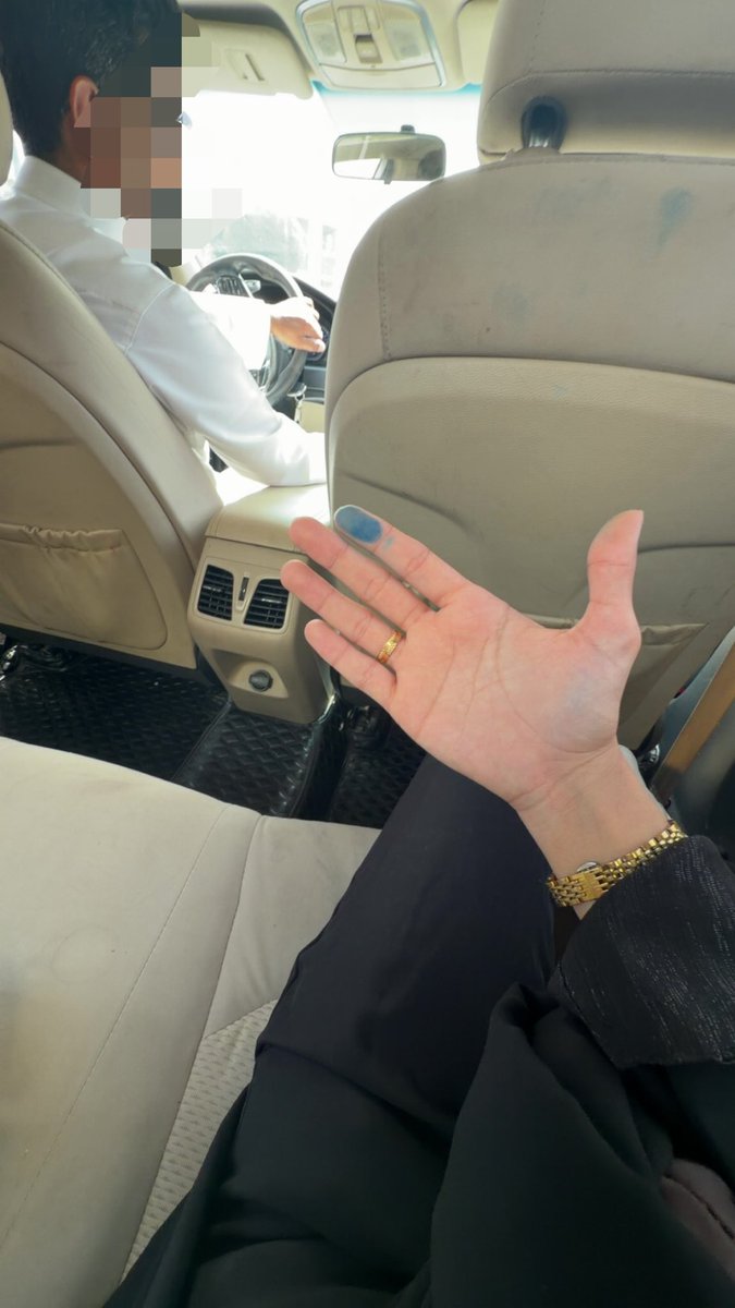 ourveo's tweet photo. ابد طول وقتي اتشكى من دوامي 
اول ماجت اوراق تجديد العقد: https://t.co/b4QHcck9qX