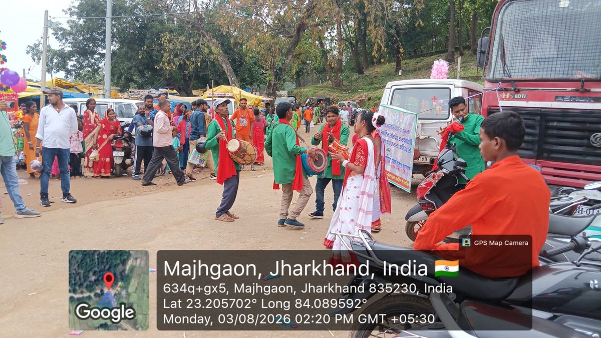 AlmaMaterOrg's tweet photo. Today, the streets of #tanginathdham #dumari #gumla #Jharkhand came alive with a powerful Street Play cum Cultural Program! 🎭

Our Goals:
✅ Spreading awareness about vital Government Schemes.
✅ Teaching crucial safety tips to combat Snake Bites and Thunderstorms.
@DCGumla https://t.co/02kqwfGpbv