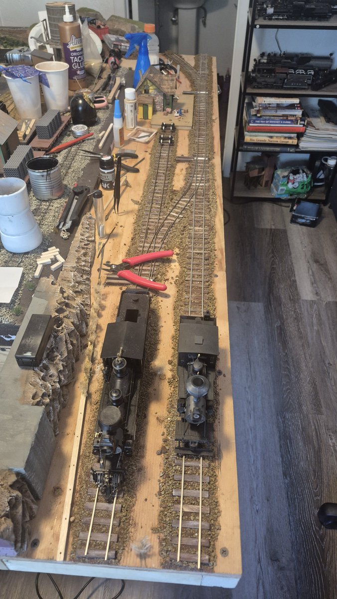 crazy_caboose's tweet photo. Oh I also forgot to mention that I finished the track work and the ballast on my On3 Diorama. Now I just need to do the scenery and a few structures and it'll be complete. https://t.co/ybrQ3A7sHB