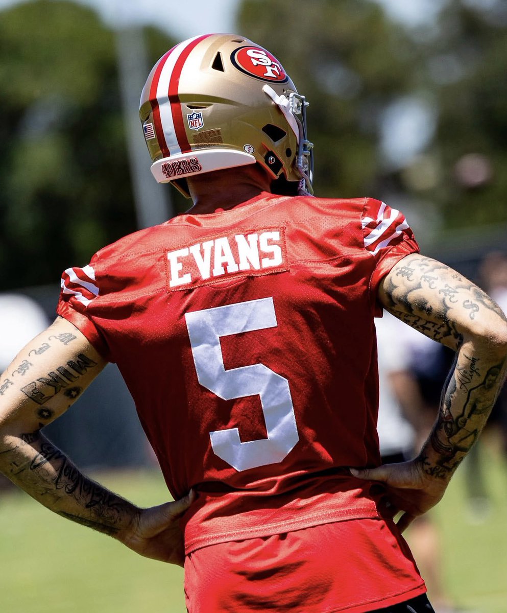 Coach_Yac's tweet photo. Mike Evans has a quad strain and is not practicing today, per @nwagoner https://t.co/6WjvtzNfpc