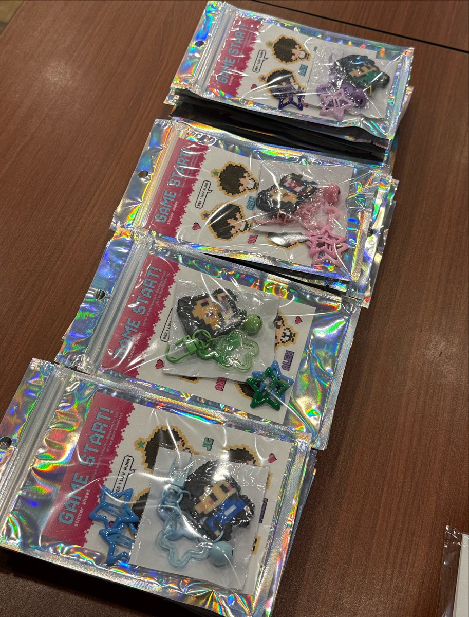 byshinshin's tweet photo. IM SOOO EXCITED nang mag bigay/trade with Haniesss 🥳🥳

Freebies by @byshinshin
Sticker Art @porsiomai (ig)

#AJAA #AJAAFirstConcert #AJAAGameStart @AJAAofc https://t.co/1HwfvVEK5a
