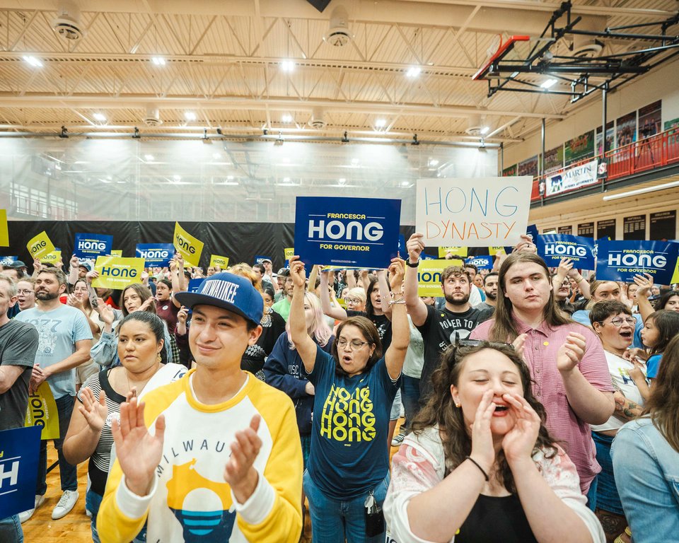 FrancescaHongWI's tweet photo. We make better possible 💙 Huge thanks to everyone who showed up in Milwaukee yesterday! https://t.co/Ht3vZVjAHg