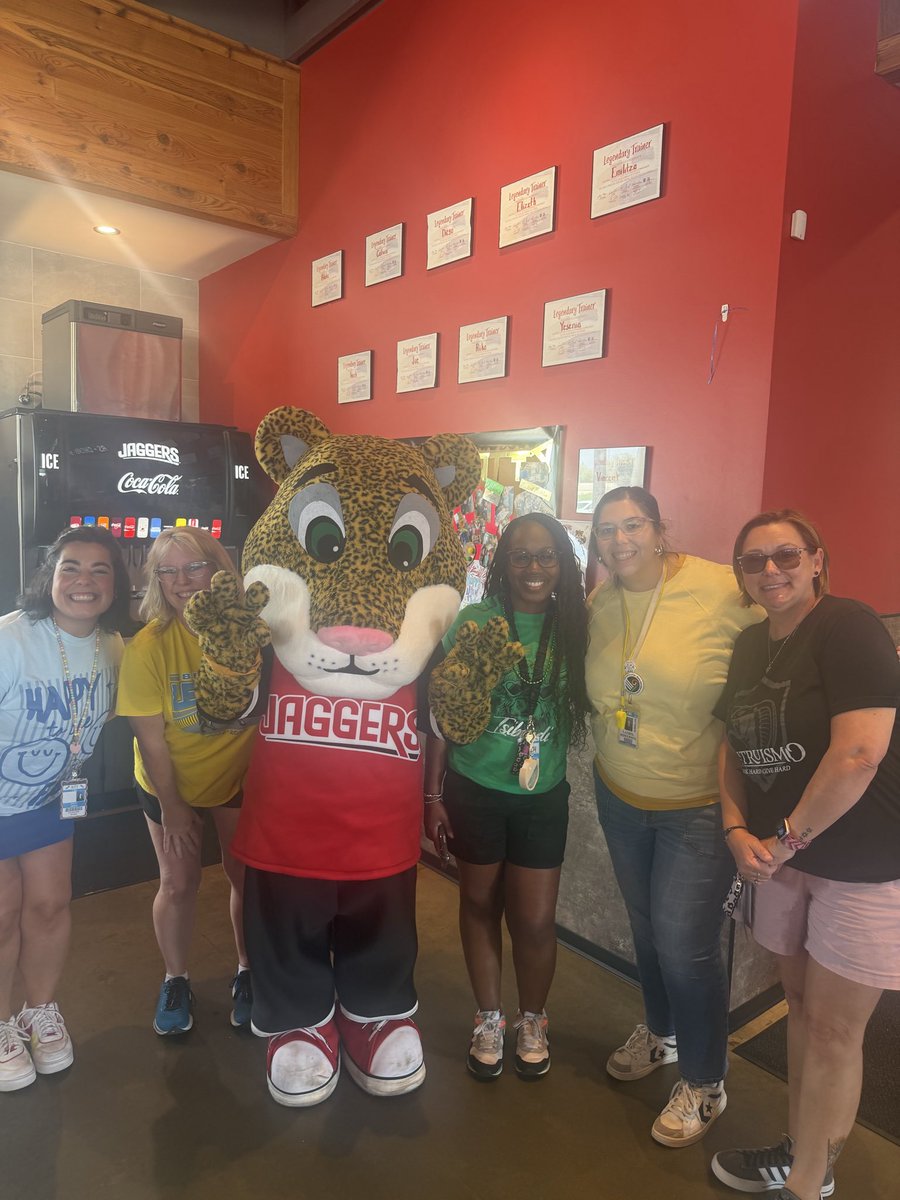 CBE_Ortiz's tweet photo. @BethkeElem yay for Jaggers!! https://t.co/o2PnN7B4qd