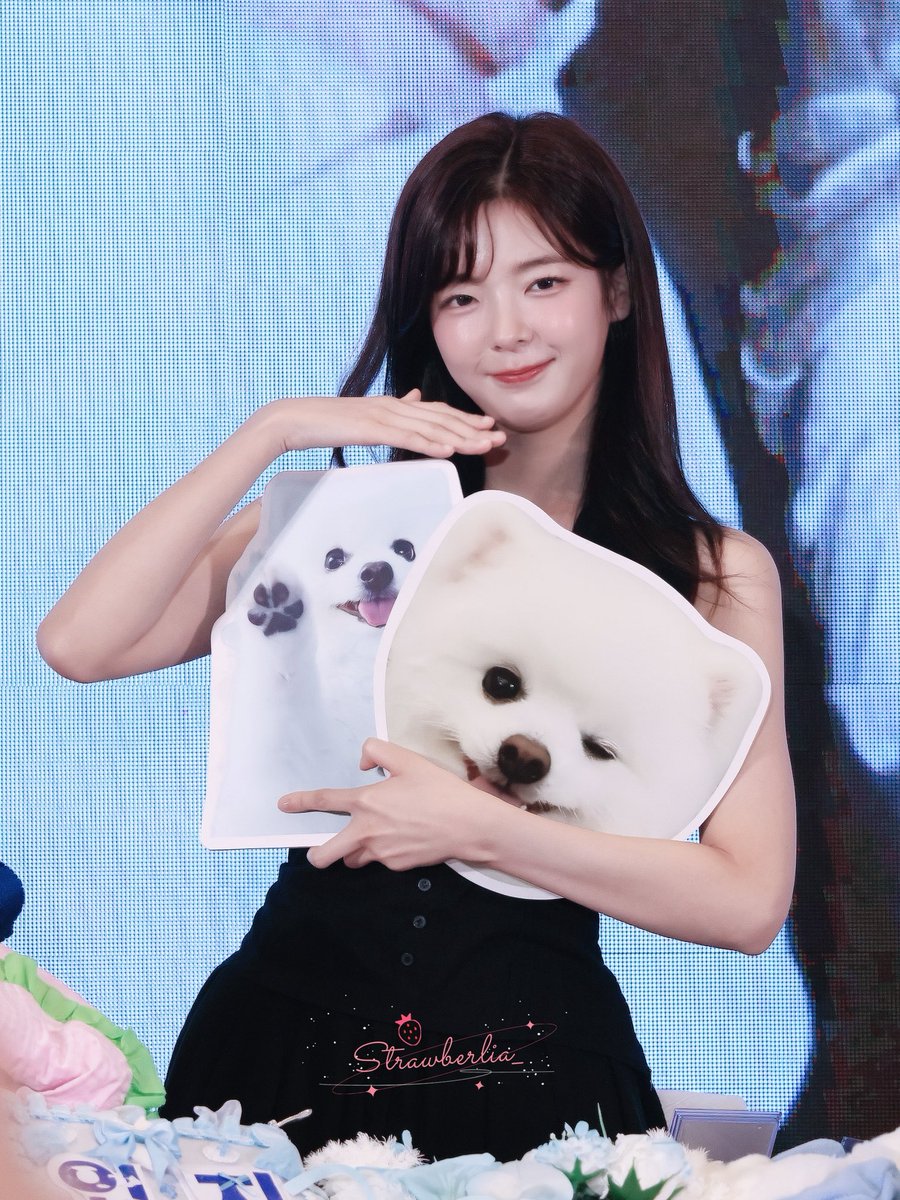strawberlia_'s tweet photo. 20260802

리얼 귀여워 죽겠어🐶🥺🩵

#리아 #LIA #있지 #ITZY https://t.co/b91cjxFFnZ