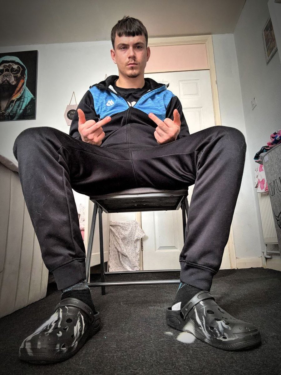 masterchavvy's tweet photo. I rule over you and your bank account. Now pay me what you owe! 🖕💪

#Findom #Cashmaster #SockWorship #SweatyFeet #PayPig #AlphaFeet #musclegod #alphagod https://t.co/FZ41cPonac