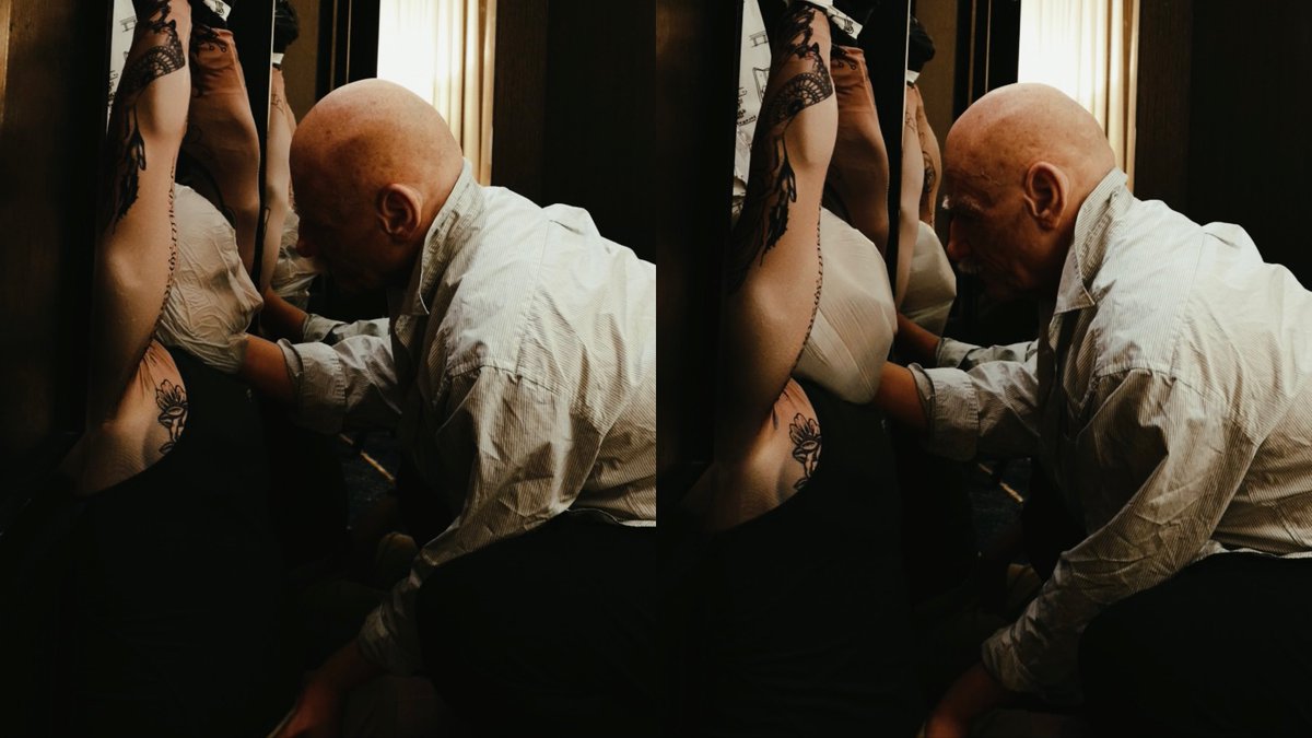 SirMaskTodd's tweet photo. Images from when 2 guys were disguised as 1 old man & capture & bag a tatted up guy along with other things⦠@davidfofinance & @facetradersam
#roleplay #breathcontrol #siliconemask #masktok #maskefetish #gaykink
See full video at link below:
#maskporn
https://t.co/oq0JWd1CZD https://t.co/ebTmOMamV2