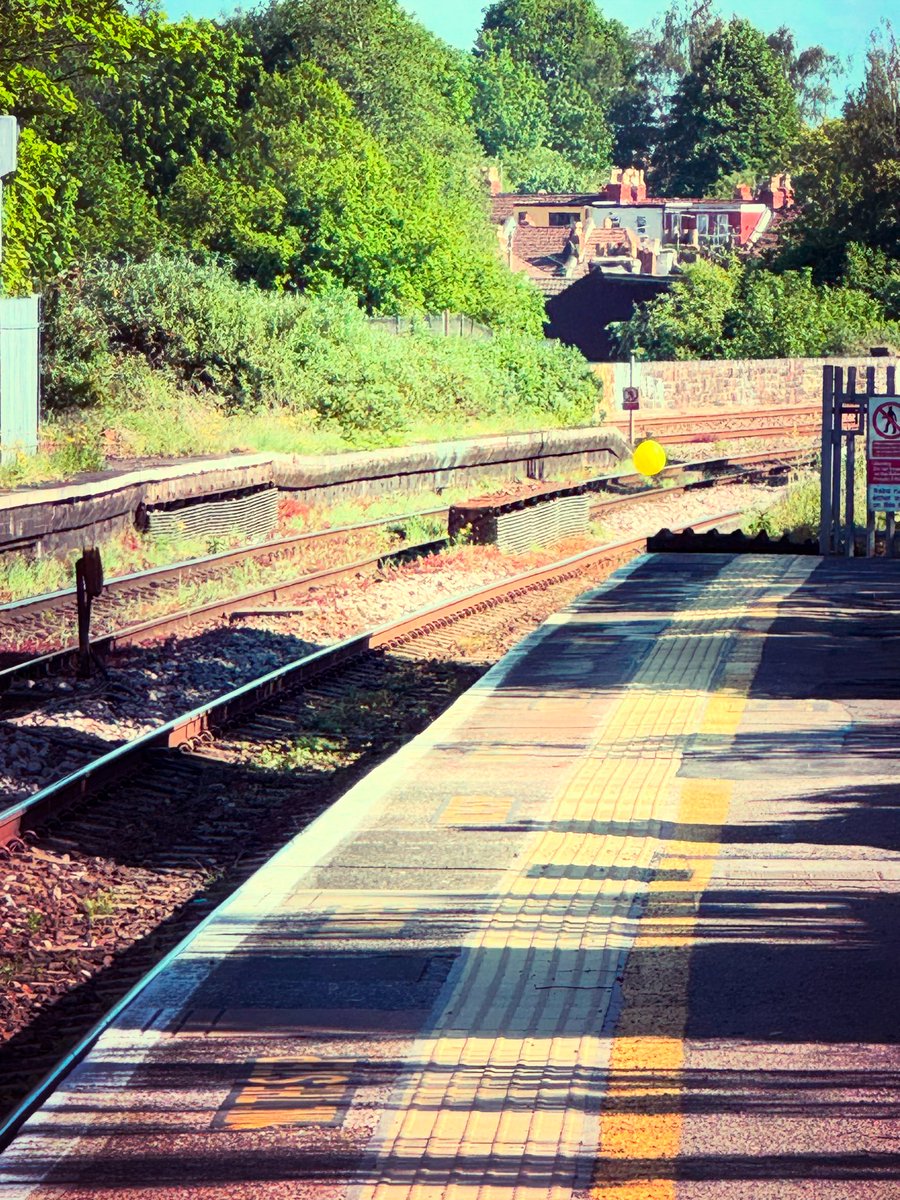 Citizen_Chris's tweet photo. Very happy to share that my new poetry mini-pamphlet is coming soon from Atomic Bohemian.

Exploring journeys, memory and childhood.

More soon 🛤️ https://t.co/2E215ppcZp