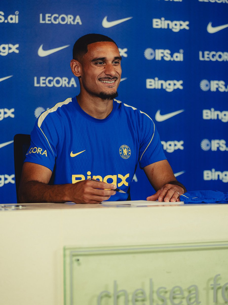 ChelseaXtraaa's tweet photo. 🔵 GET TO KNOW CHELSEA’S NEW SIGNING #4

🇫🇷 Maxence Lacroix

📍 Age: 26
🇫🇷 Nationality: France 🇫🇷 
⚽ Position: Centre-Back
🏟️ Signed from: Crystal Palace

What Chelsea fans should expect:

• Elite recovery pace
• Strong aerial presence
• Aggressive front-foot defending
• Calm distribution from the back
• Comfortable defending in a high line

Lacroix brings Premier League experience, athleticism and composure to Chelsea’s defence. His pace and anticipation make him an ideal fit for Xabi Alonso’s high-intensity system.