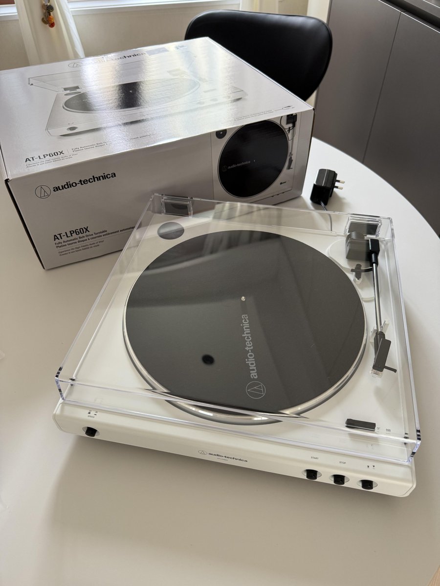 rzdvoo's tweet photo. Try listening to music in a different way and experience a different kind of beauty. https://t.co/s0fSv6Emhz
