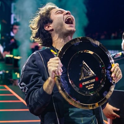 Krostokuala's tweet photo. #NewProfilePic https://t.co/VhwNWSGPRS
