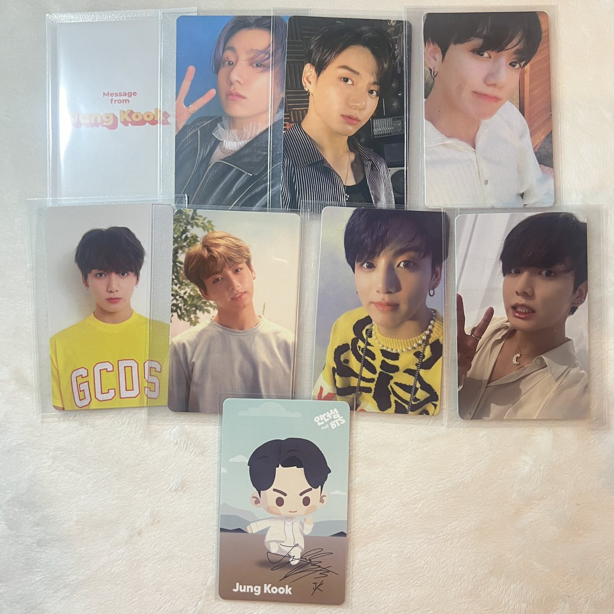 vanillamuggle's tweet photo. พร้อมส่ง wts 🦢

♡ กองเหมา จองกุก 9ใบ 1000฿ รวมส่ง

#ตลาดนัดบังทัน #ตลาดนัดBTS https://t.co/gUQ6FTOxb5