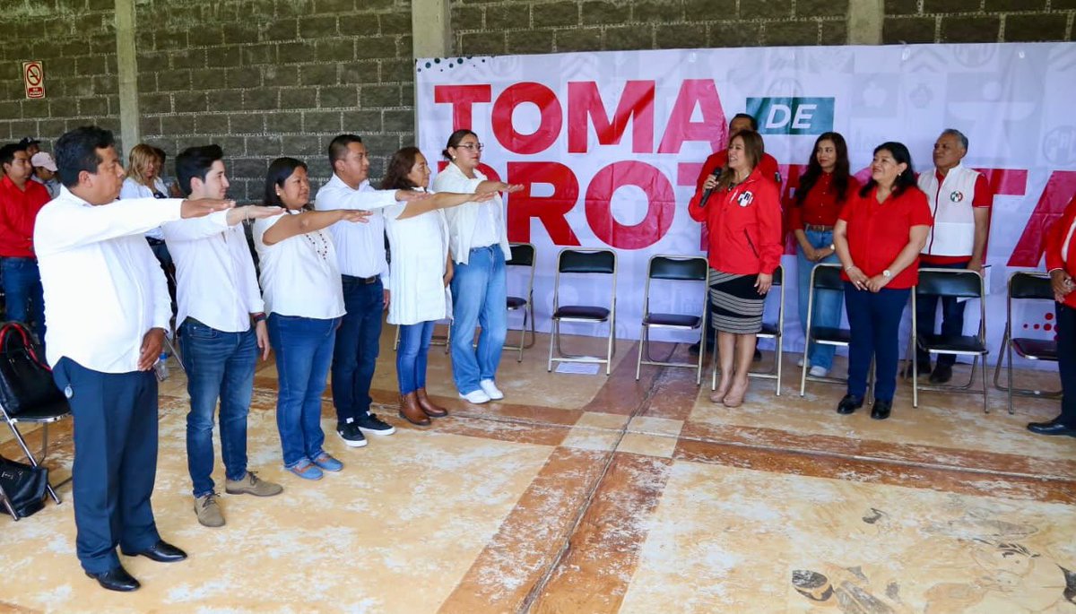 PRIdePUEBLA's tweet photo. Con unidad, convicción y trabajo, seguimos fortaleciendo al PRI desde cada municipio. En Huejotzingo tomamos protesta a un comité comprometido con servir y defender las causas de la ciudadanía. 🤝 
#PRIPuebla #PRICerca https://t.co/jLAZW9SUvL