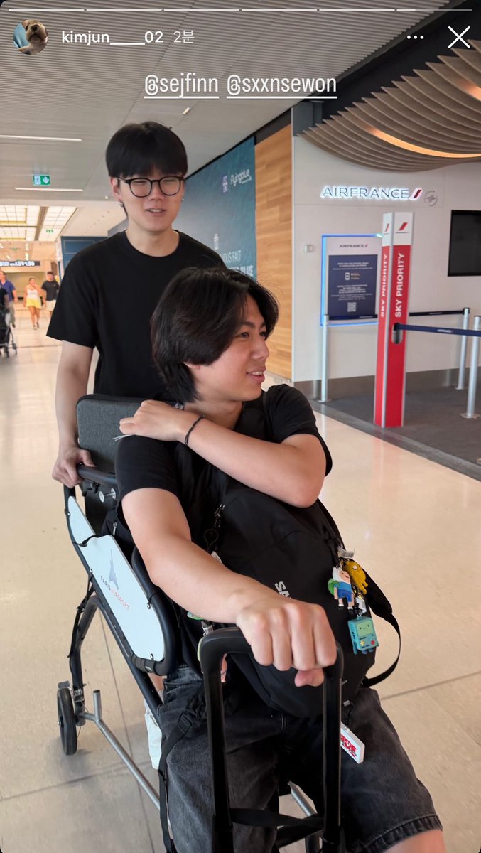 MeantItLove's tweet photo. 😭😭😭😭😭😭😭😭 https://t.co/ZvA55UUtMD