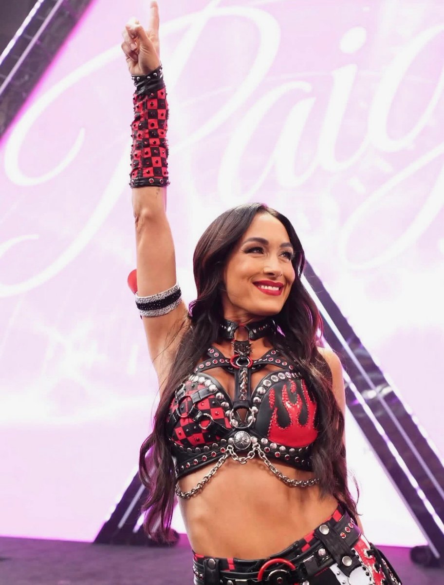 FalseFinishHQ's tweet photo. Brie Bella announced on Instagram that she broke her scapula during the 6 Woman Tag at SummerSlam. We are wishing her a speedy and healthy recovery https://t.co/TTR7k7jBbe