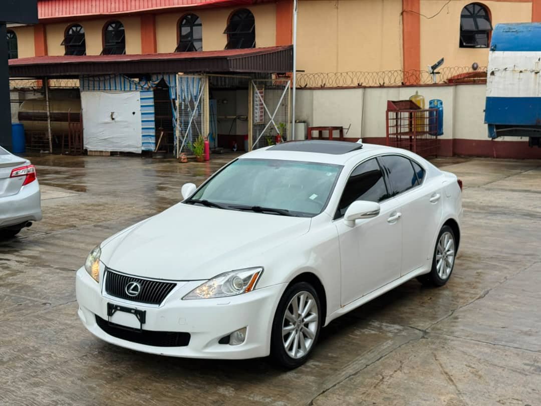 TPhyzo's tweet photo. *NEW ENTRY FOREIGN-USED 🇺🇸 LEXUS IS250 2009 MODEL*

📌 Untouched Engine, Gear &amp; Ac
📌Reverse Camera/Navigation
📌Pristine Two-tone Interior
📌Custom Alloy Wheels

*Price: 12m*

*Location: Mainland Lagos https://t.co/PWr4pqT2HM