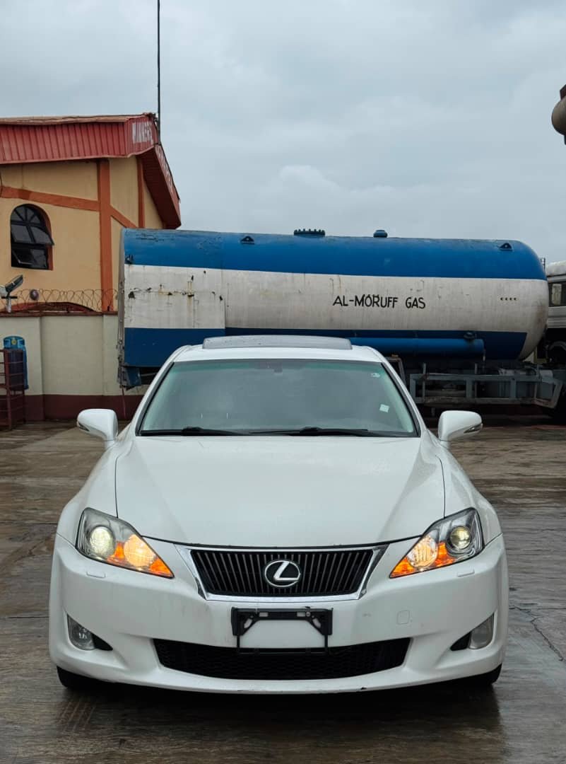 TPhyzo's tweet photo. *NEW ENTRY FOREIGN-USED 🇺🇸 LEXUS IS250 2009 MODEL*

📌 Untouched Engine, Gear &amp; Ac
📌Reverse Camera/Navigation
📌Pristine Two-tone Interior
📌Custom Alloy Wheels

*Price: 12m*

*Location: Mainland Lagos https://t.co/PWr4pqT2HM