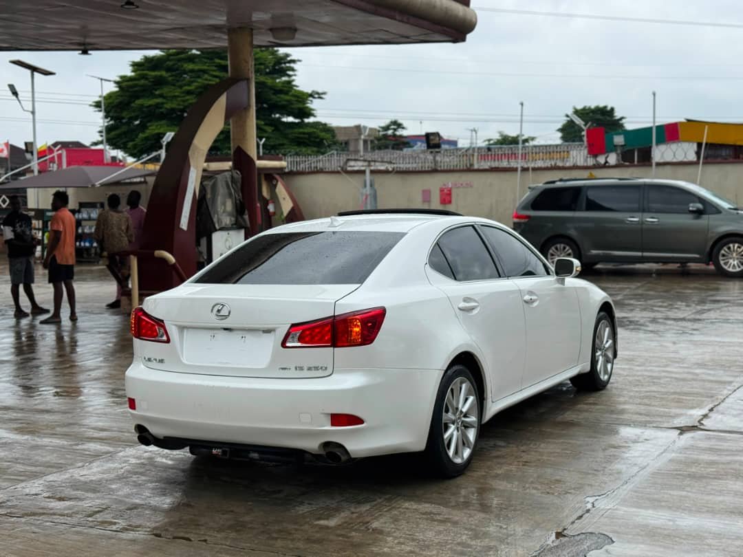TPhyzo's tweet photo. *NEW ENTRY FOREIGN-USED 🇺🇸 LEXUS IS250 2009 MODEL*

📌 Untouched Engine, Gear &amp; Ac
📌Reverse Camera/Navigation
📌Pristine Two-tone Interior
📌Custom Alloy Wheels

*Price: 12m*

*Location: Mainland Lagos https://t.co/PWr4pqT2HM