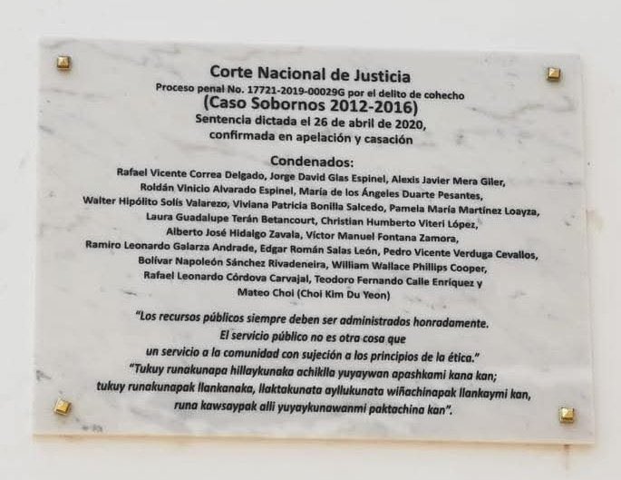 paolaolayac's tweet photo. Que se lo lleven a internar a este señor por favor. 🙏🏻 
Te dejo un recuerdito Mashi. https://t.co/HuRLG2DGZf